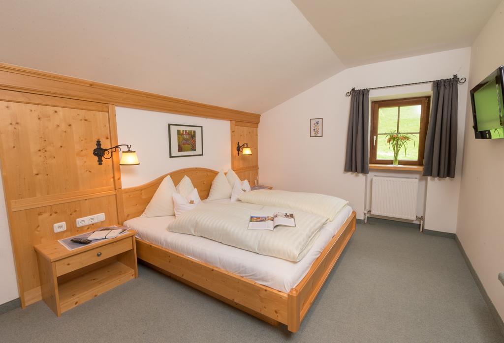 Der Erlhof Restaurant & Landhotel Zell am See Phòng bức ảnh