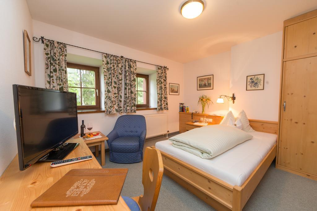 Der Erlhof Restaurant & Landhotel Zell am See Phòng bức ảnh